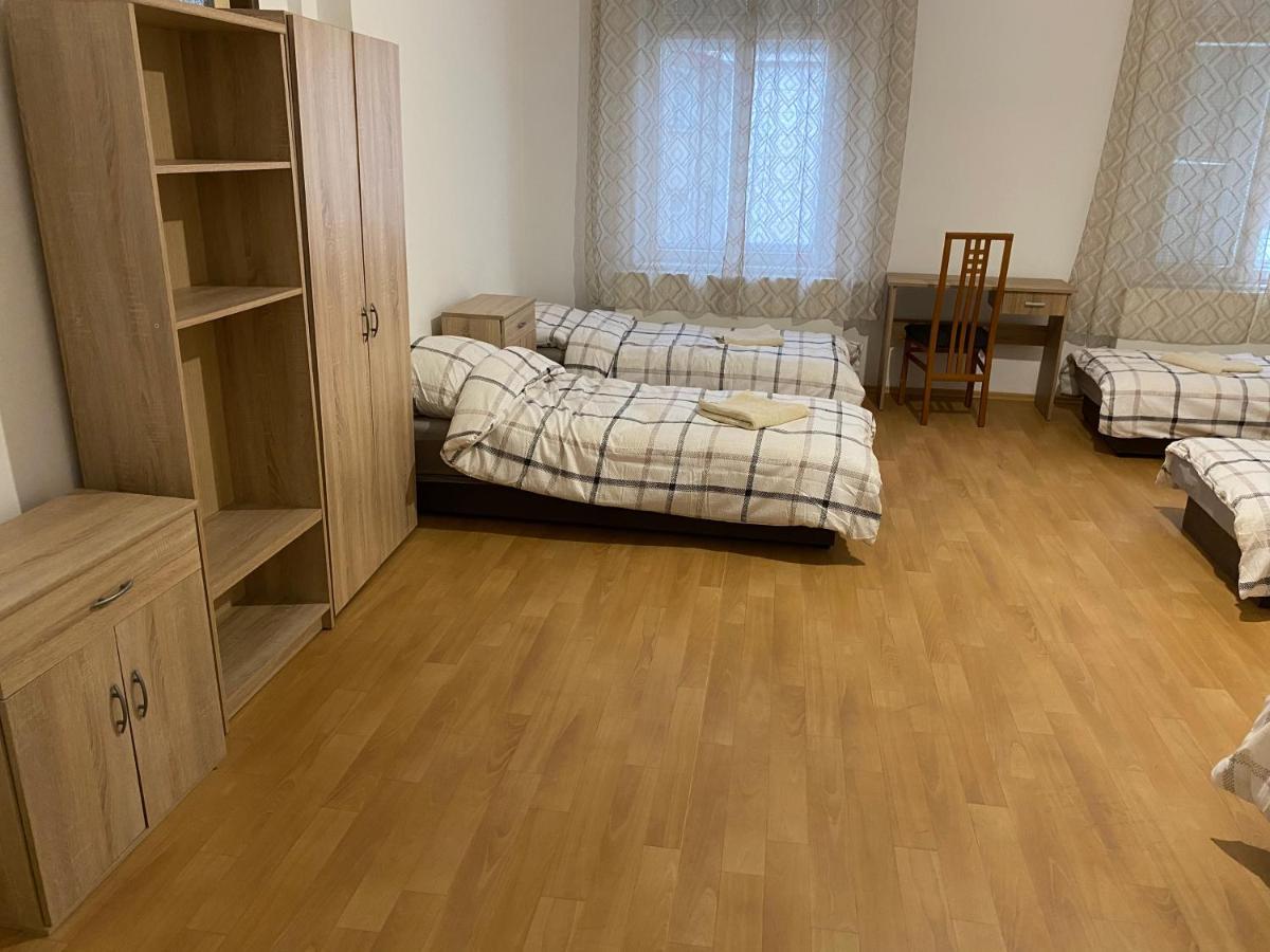 Apartments Tomkova Hradec Kralove Exterior photo
