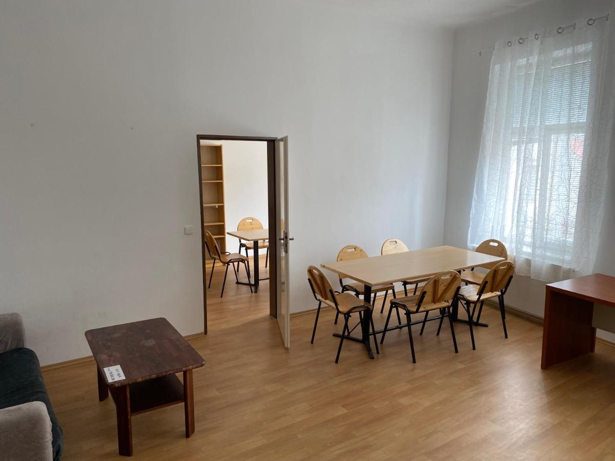 Apartments Tomkova Hradec Kralove Exterior photo